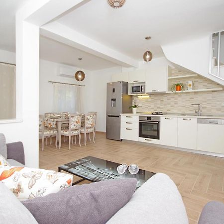 Awesome Home In Drvenik With Wifi Exteriér fotografie